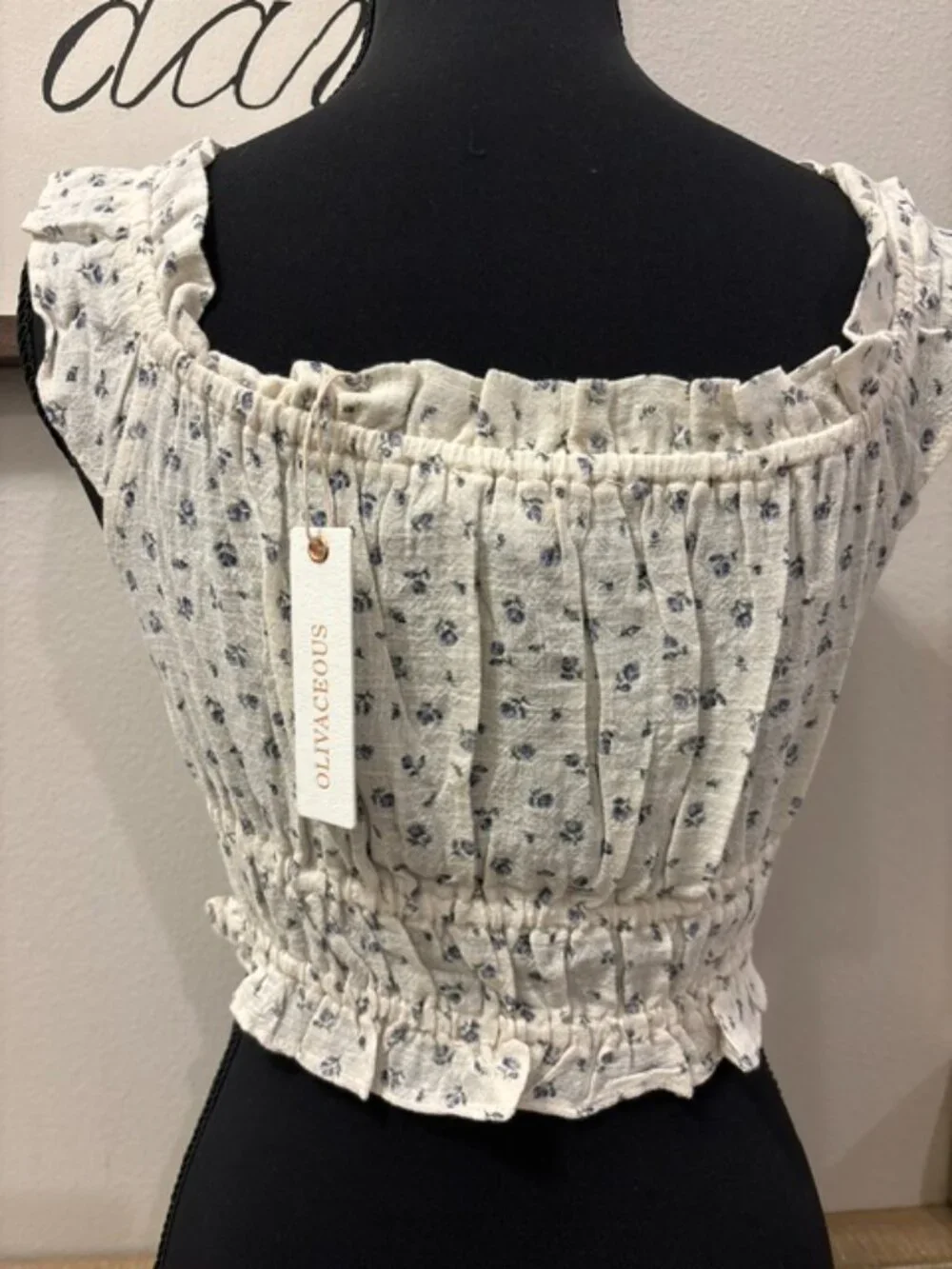 Olivaceous Natural Floral Ruffle Crop Top - Picture 3 of 3